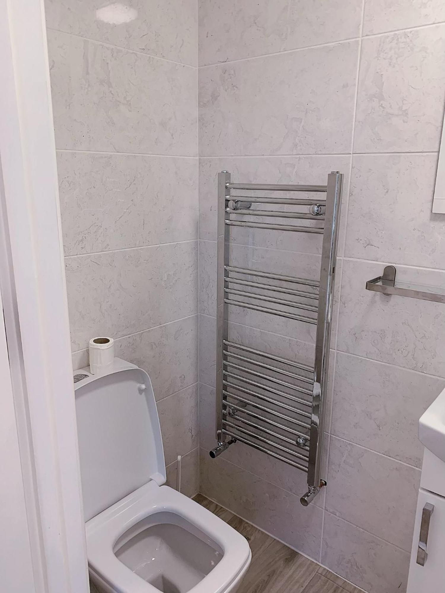 Kingston City Double With Shared Bathroom Homestay Kingston upon Thames (Greater London)